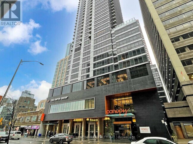 Photo du bâtiment - 395 Bloor St E