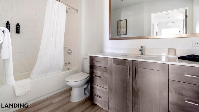 Foto del edificio - 2250 McGregor Blvd