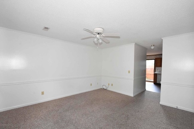 Building Photo - 402 Alice Dr
