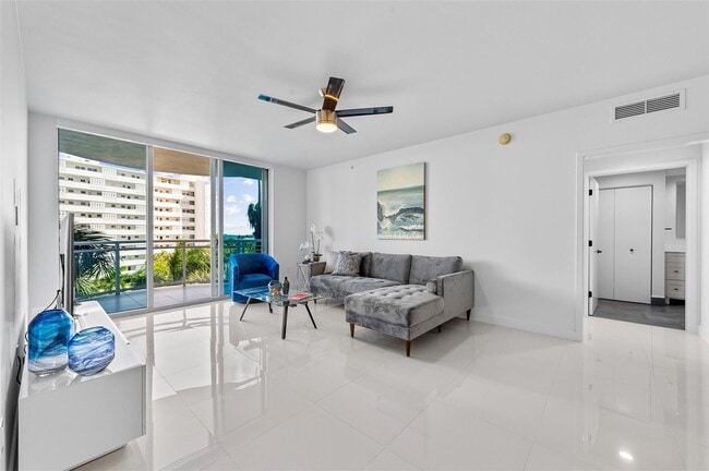 Building Photo - 2831 N Ocean Blvd