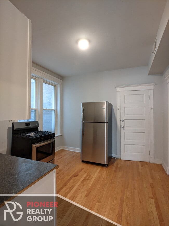 Building Photo - 3542 N Halsted St