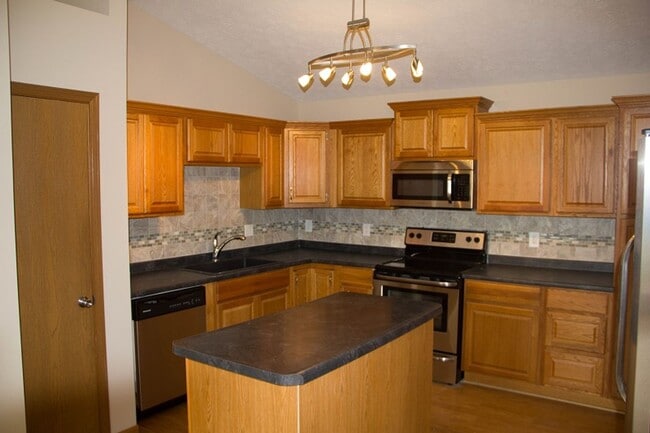 Foto del edificio - 1515 Candlewick Ln