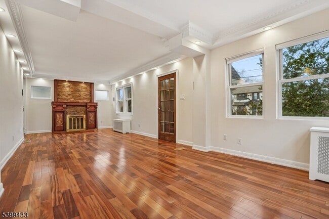 Building Photo - 80 Locust Ave