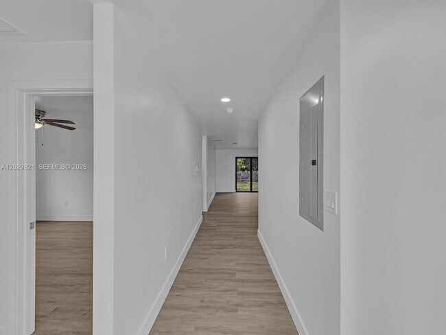 Building Photo - 1804 SW 99th Terrace