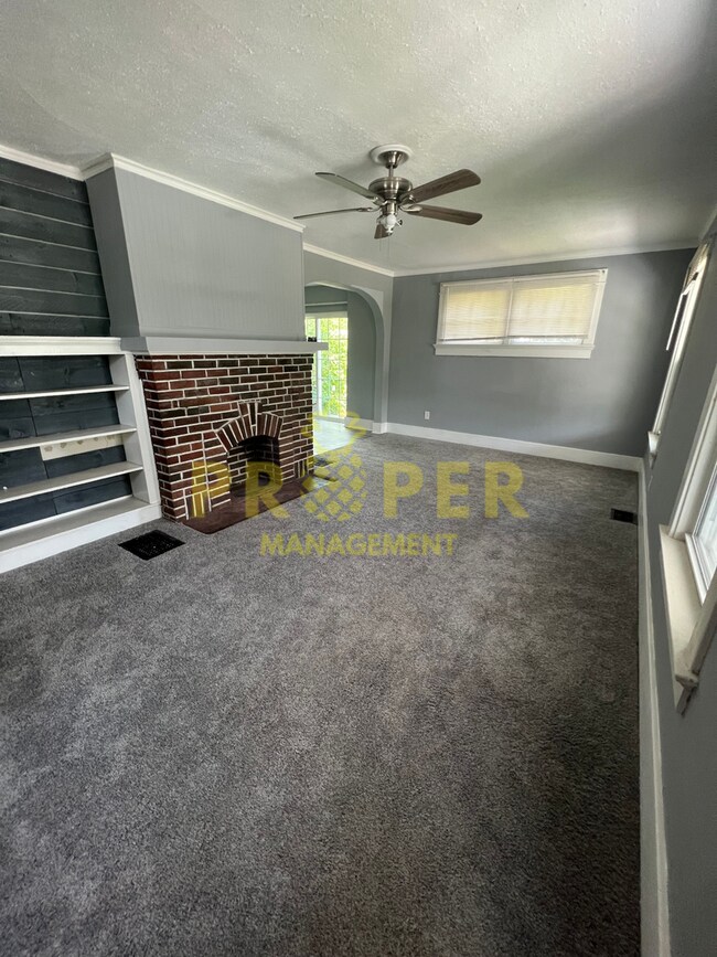 Foto del edificio - 3 bedrooms 2 bathrooms house for rent