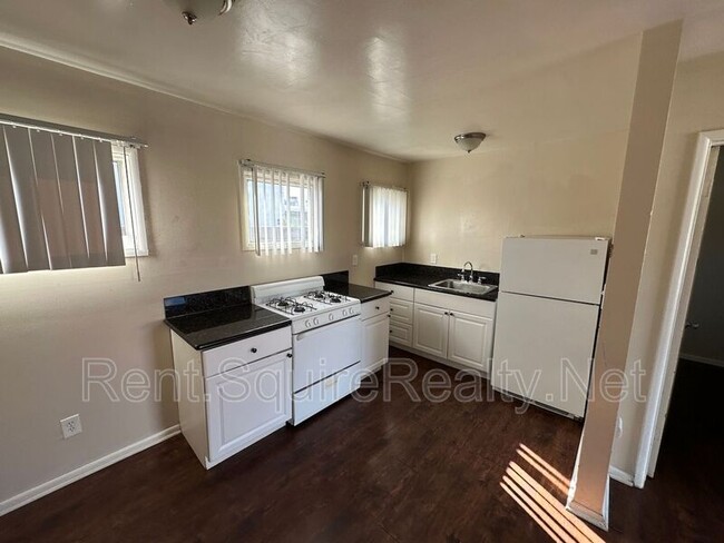 Foto del edificio - 936 W Foothill Blvd