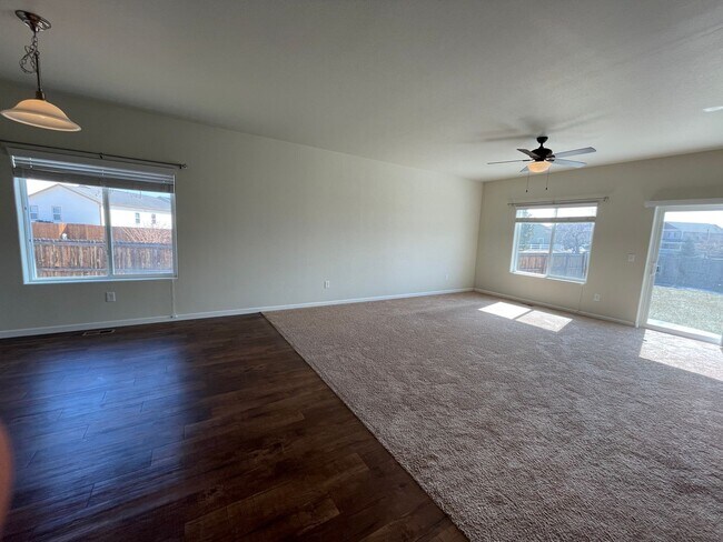 Foto del edificio - A must see Dacono Home!  Available October...