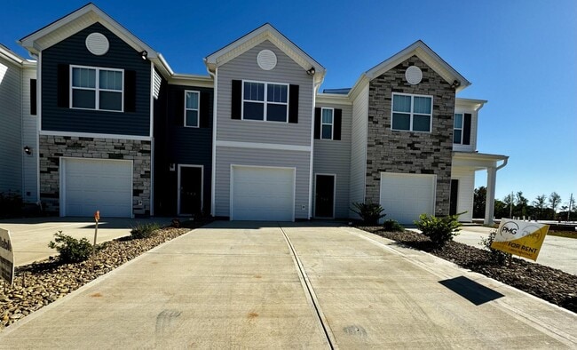 Building Photo - 745 Embark Cir