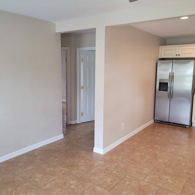 Foto del edificio - 1824 Beachwood Dr
