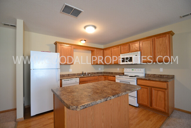 Foto del edificio - 2 Bedroom, 2 Bath Townhome in Ankeny