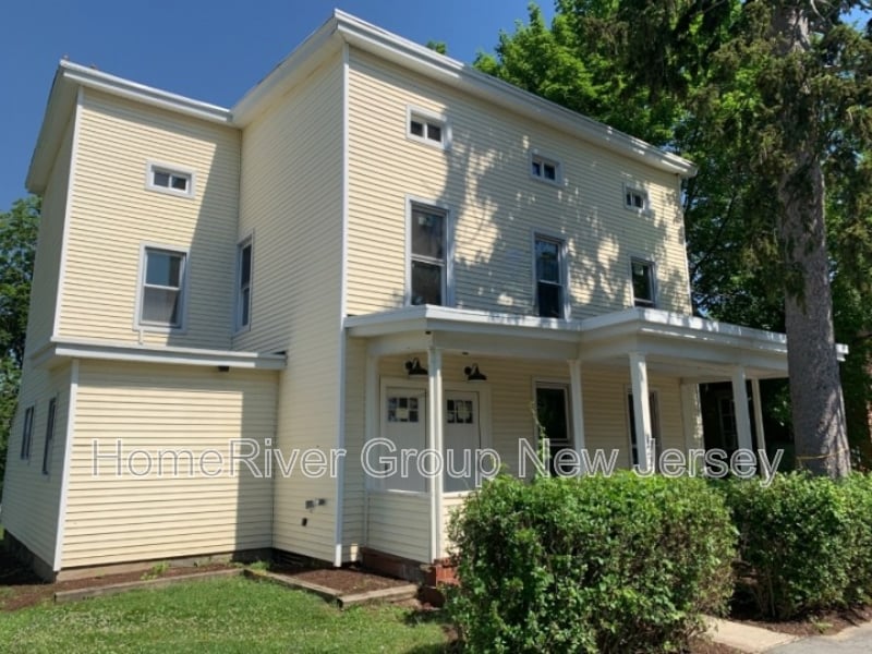 Primary Photo - 122 Valentine St