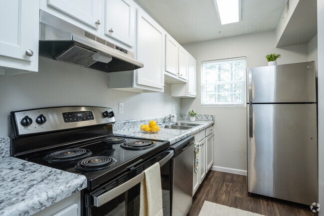 2BR, 1.5BA - 950SF - 100 Regency at Clemson