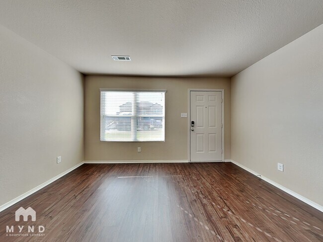Foto del edificio - 938 Pinehurst Loop