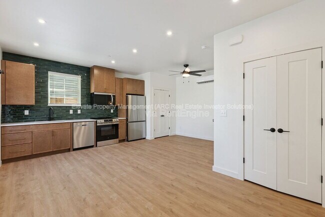 Foto del edificio - 1624 NW 17th St