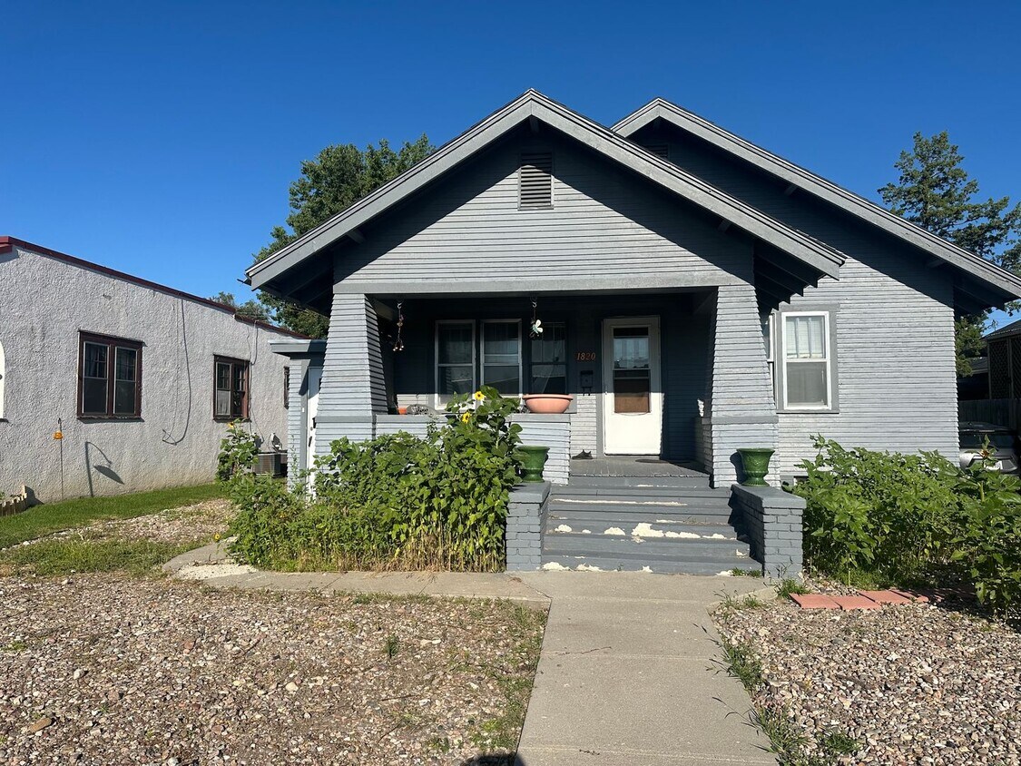 1820 Ave. B Unit 1820, Scottsbluff, NE 69361 Room for Rent in