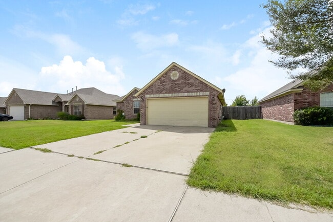 Building Photo - 4009 Notting Hill Dr