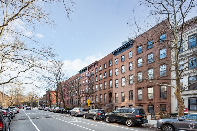 Building Photo - 486 3rd St