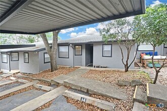 Building Photo - 663 Floral Ave