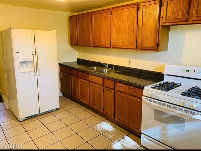 Foto del edificio - 849 W 122nd St