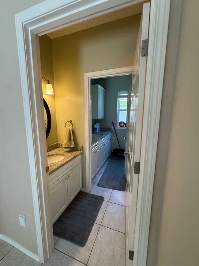 Foto del edificio - 6806 Fairway Ln SE