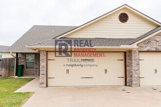 Building Photo - 905 Dart Ct