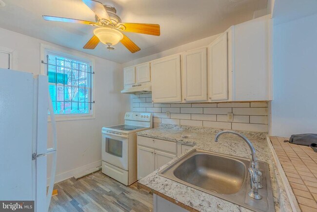 Foto del edificio - 3204 Hartville St