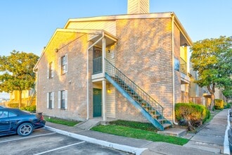 Building Photo - 14600 Fonmeadow Dr