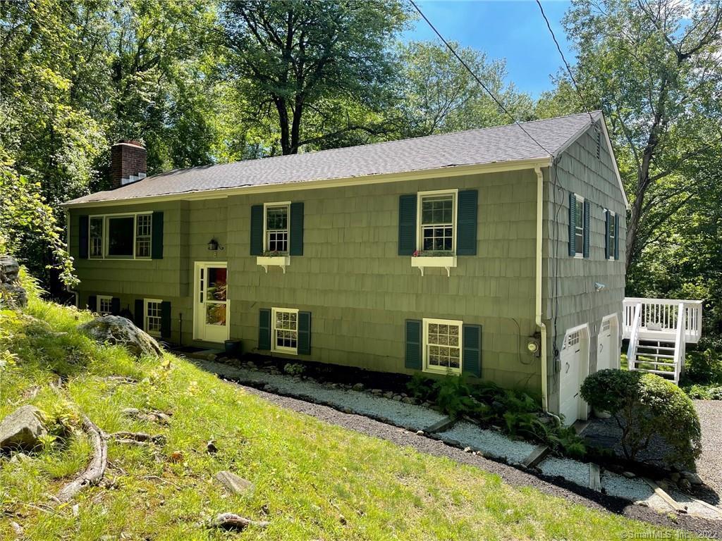 Primary Photo - 8 Heathwood Ln