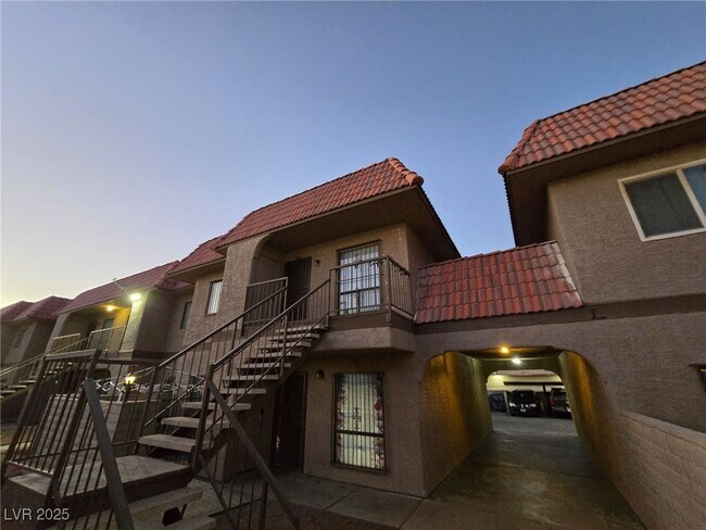 Foto del edificio - 4300 N Lamont St