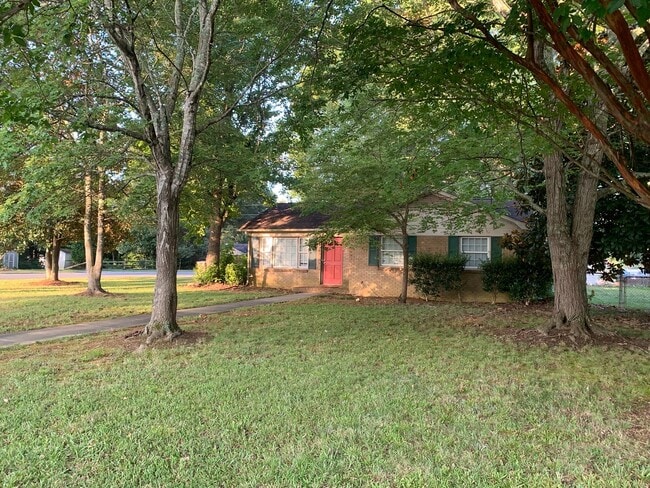 Charming Three Bedroom Home in Beacon Hills! - Charming Three Bedroom Home in Beacon Hills!