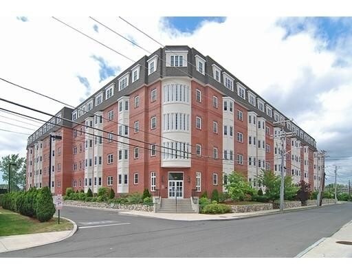 Exterior - 120 Wyllis Ave