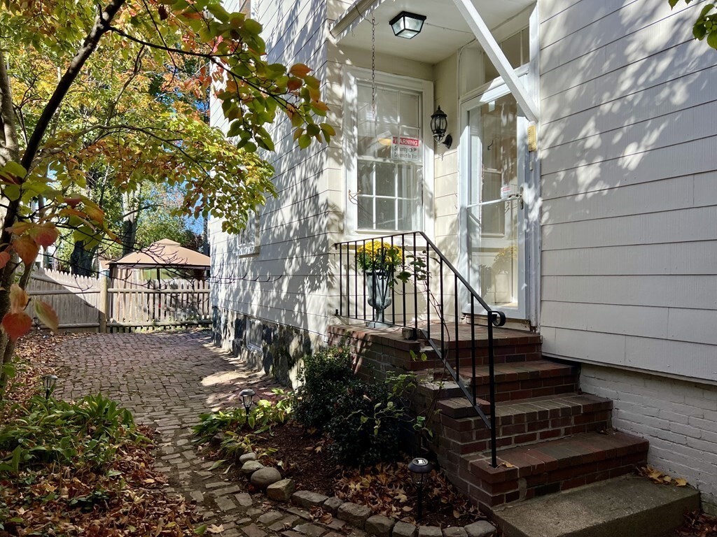 Primary Photo - 2 Kimball Ct