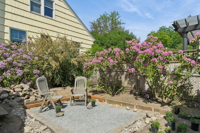 Building Photo - 2 bedroom in Seattle WA 98105