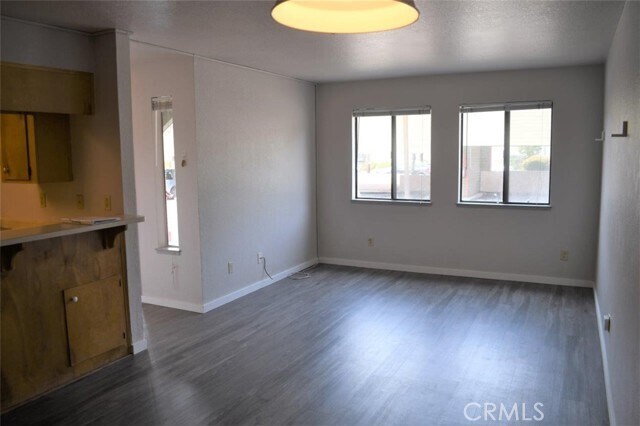 Foto del edificio - 1239 Foothill Blvd