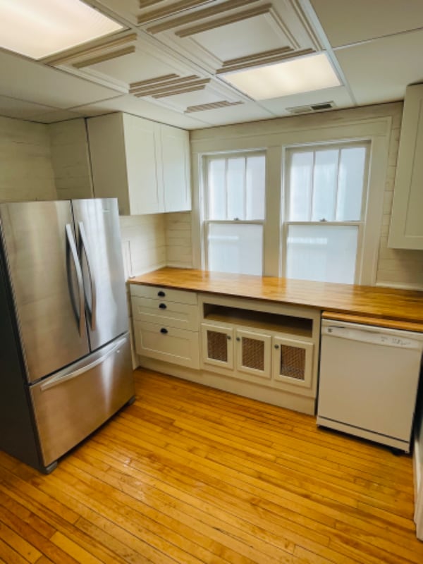 Building Photo - 611 Pascal St N