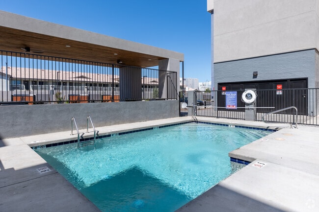 Piscina - Apache Rock Apartments