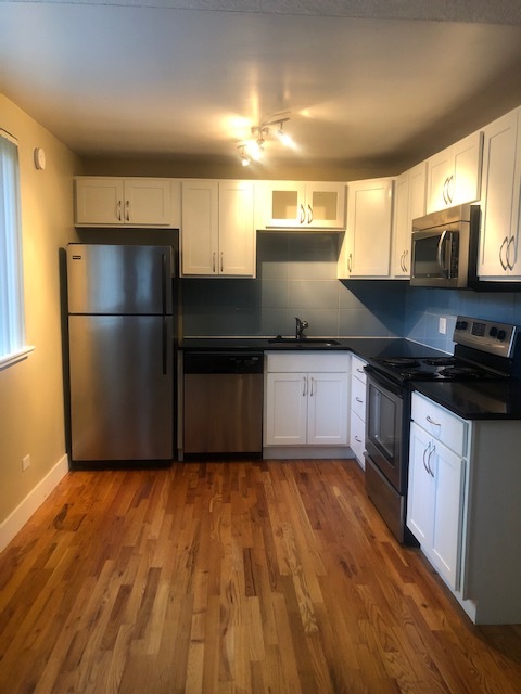 Building Photo - Spectacular First Floor 1BR in Cap Hill!