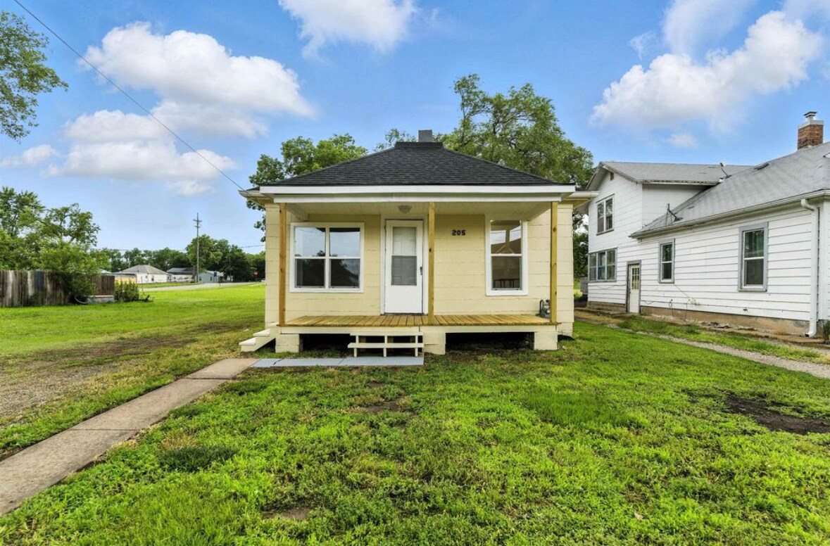 Foto principal - 205 N Chicago St