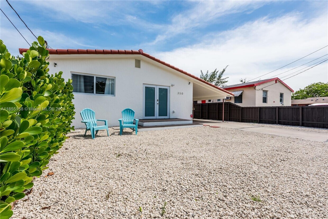 Foto principal - 350 NW 50th St