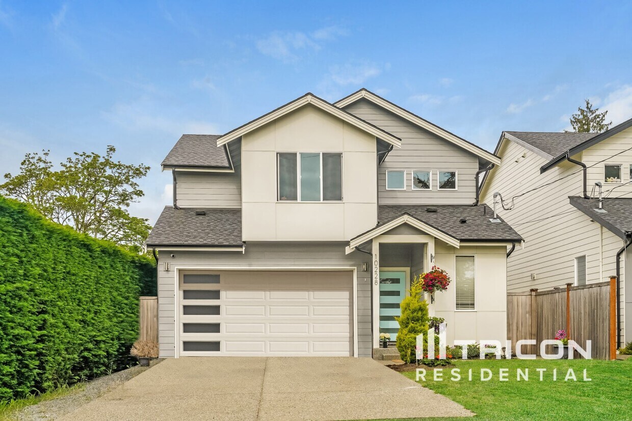 Foto principal - 10228 Whitman Ave SW
