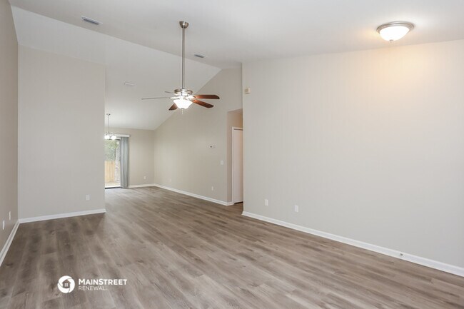 Building Photo - 1541 Kingfisher Ln N