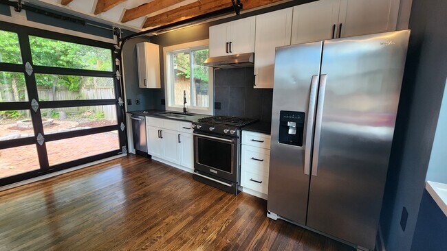 Foto del edificio - 207 Highland Ave