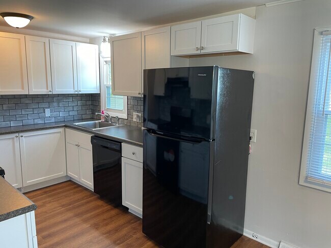 Building Photo - 2718 Bellevue Ave