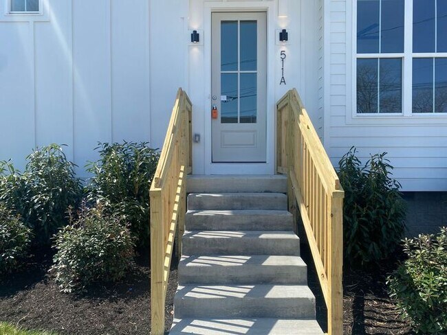 Foto del edificio - 4 Bed 3 Bath - 4 Min from Downtown - LAWN CARE INCLUDED