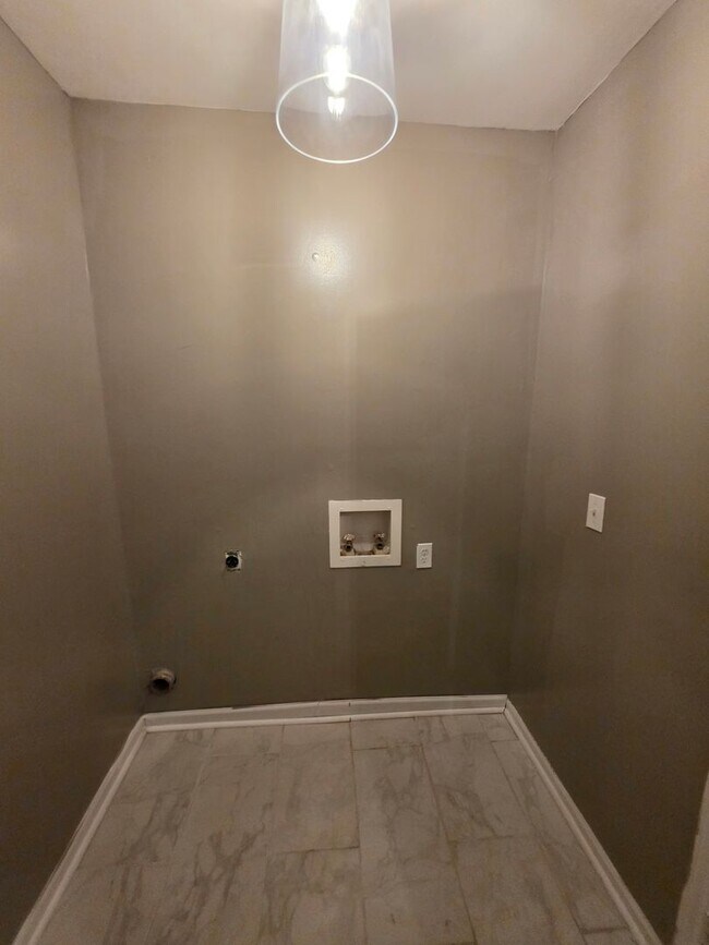 Foto del edificio - 2220 Woodridge Ln