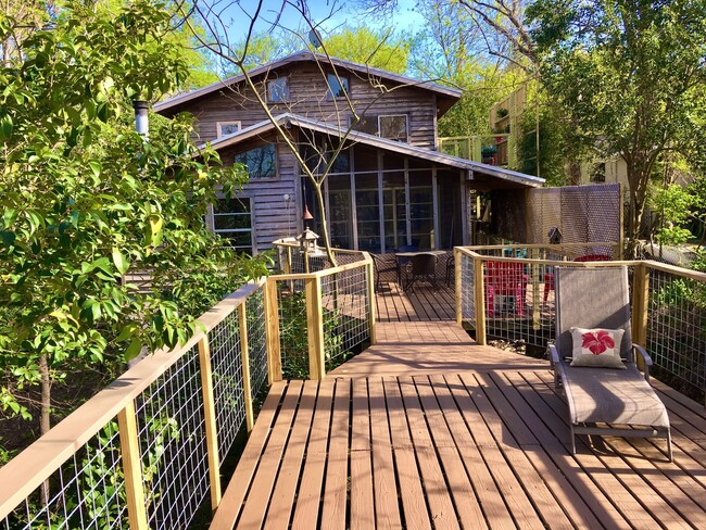 Building Photo - 16142 Spring Branch Trail