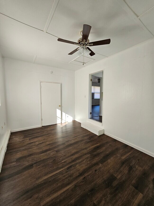 Foto del edificio - 10733 Cambridge Ave