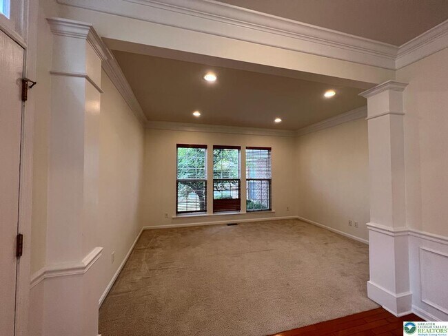 Building Photo - 1839 Majestic Dr