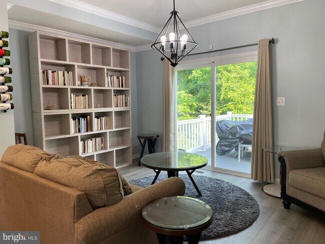 Foto del edificio - 2103 Gabler Shore Ct