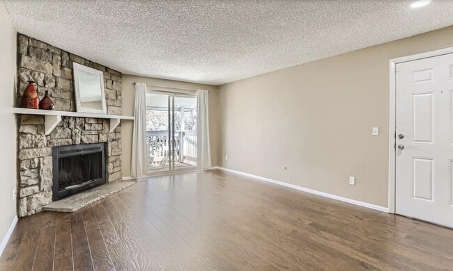 Building Photo - 14161 E Jewell Ave